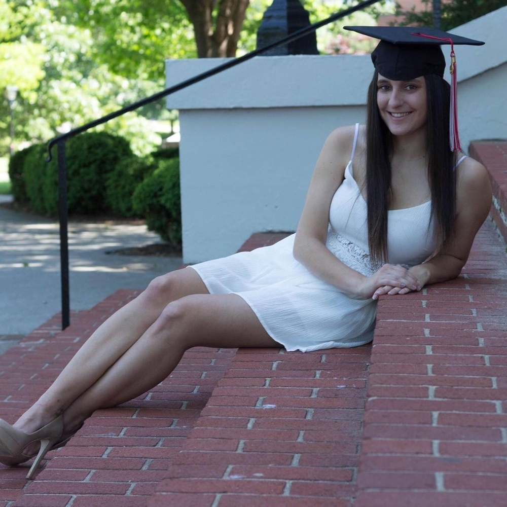 Meet your Posher, Laura